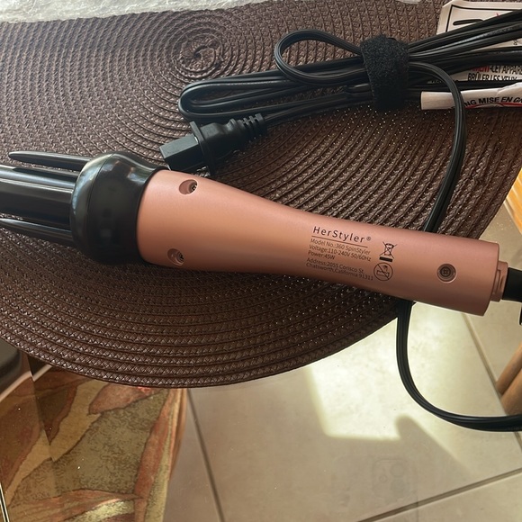 Herstyler rotating curling iron new inbox - Picture 10 of 10